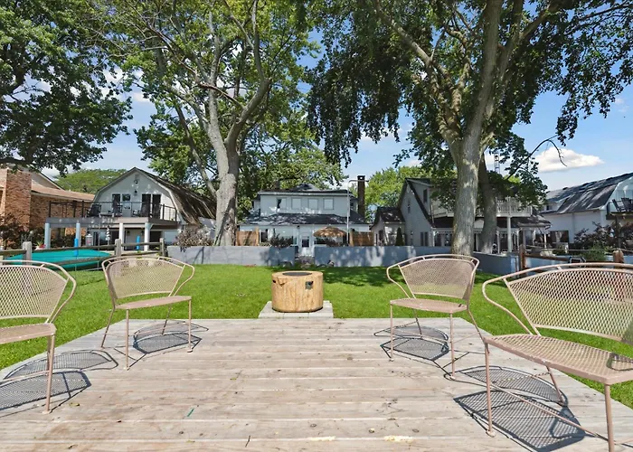 Lakefront Family Home/Golf Cart/Beach