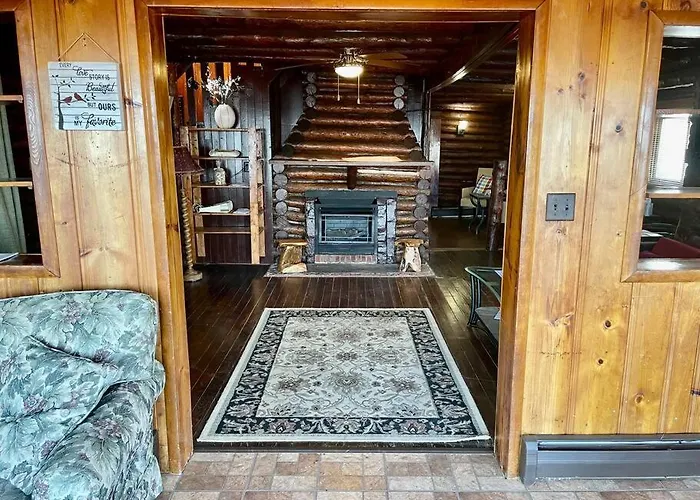 Restored Historic Log Cabin & Deck On Lake Erie